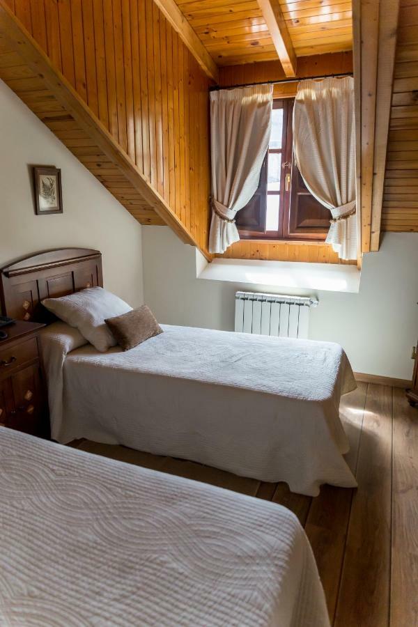 Hotel Амбасместас Экстерьер фото