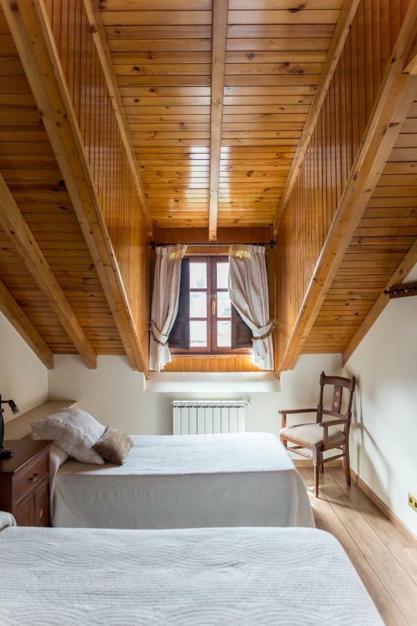 Hotel Амбасместас Экстерьер фото