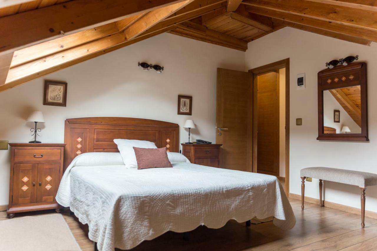 Hotel Амбасместас Экстерьер фото