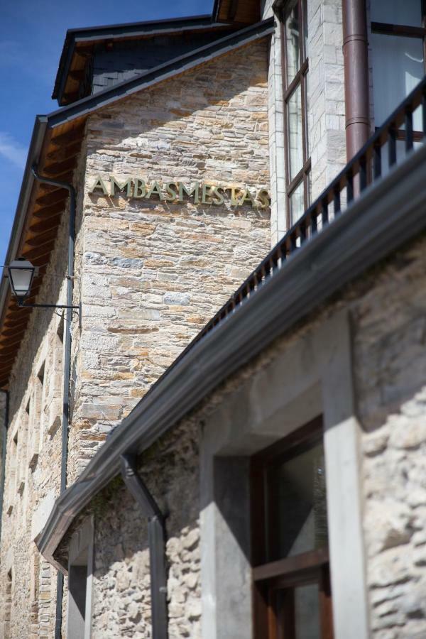 Hotel Амбасместас Экстерьер фото